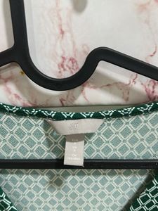 Green &amp; White Geometric Print Dress