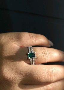 Emerald Gemstone silver ring 💍