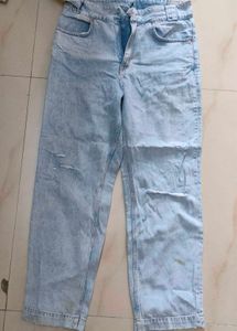 Jeans With Belt