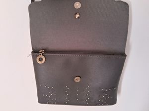 Black Slingbags for Women