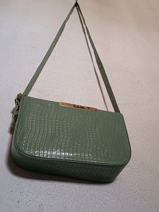 Stylish Slingbag In Low Price