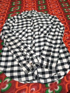 women's black check regular shirt