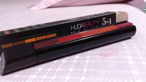 Huda Beauty 5 In 1 Lipstick