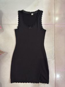 LUXE Lacy stretchable black dress H&M