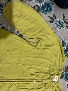 Green Long Sleeve Top