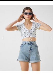 FLORAL NEW WITH TAG Crop Top