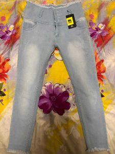 WOMEN'S CLOTHING