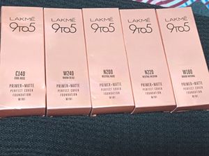 Lakme 9to5 Primer+Matte Foundation Mini Tube