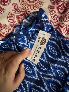 Long Blue Sleeveless Dress With Open Front