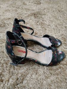 Black Wedges