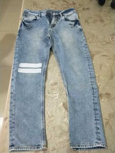 Light Wash Graphic Jeans