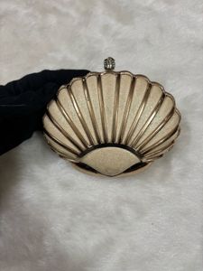Shell Style Clutch