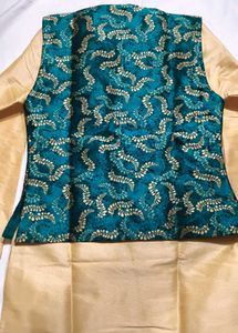 Elegant  bottle Green Floral Kurta Set