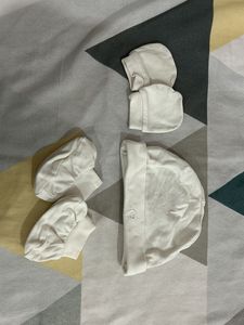 Popees Baby Cap Socks Mittens Set