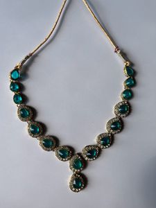 Necklace With Earrings And Mangtika