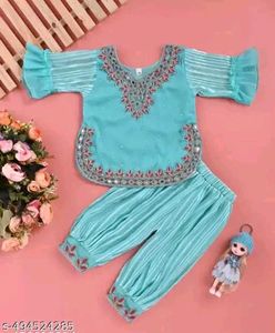 Cute Pink Embroidered Kids&#39; Outfit
