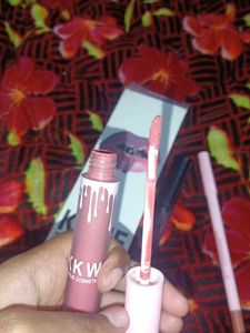 Kylie Lovebite +Kylie Kkw With Lipliner