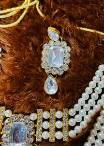 Pearl and Crystal Jewelry Set