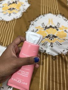 Dot &amp; Key Face Wash