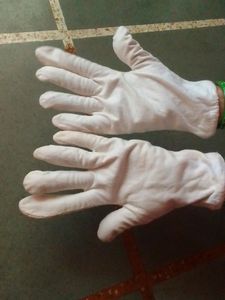 White Cotton Hand Gloves