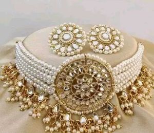 Kundan & Beads Choker Jewellery Set