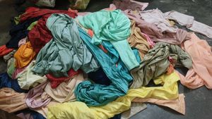 LOTT OF UNUSED LEGGINGS