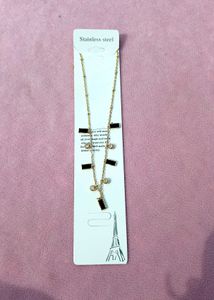 SALE 🆕🌲🎅Gold Tone Necklace with Black &amp; Clear A