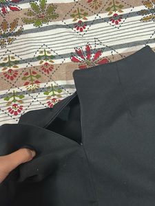 Chic Black Mini Skirt