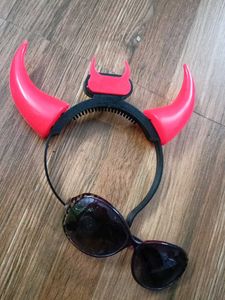 Devil Horns Headband And Cooling Glass