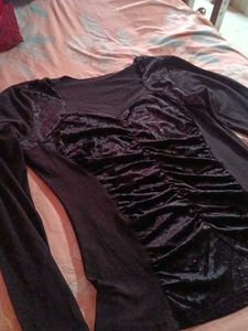 Elegant Black Velvet Long Sleeve Top