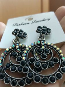 A Black Stone Party Earings