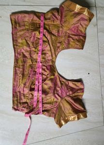 Elegant Peach &amp; Gold Saree