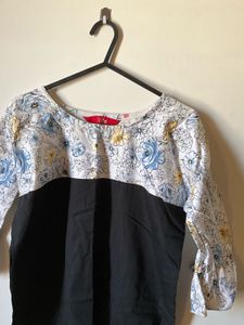 Floral Print Top 🤍😍💙