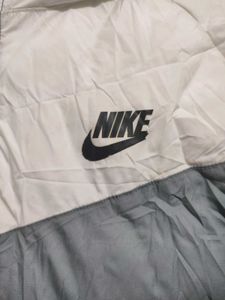 Nike Puffer Jacket - Stylish &amp; Warm
