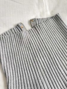 Gray Ribbed Zipper Top ❣️