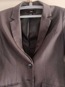 Elegant Grey Women's Blazer