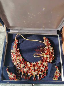 Stunning Red And White Stone Necklace Set