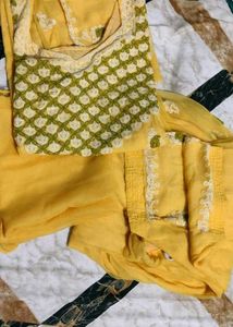 Kurta Set With Dupatta