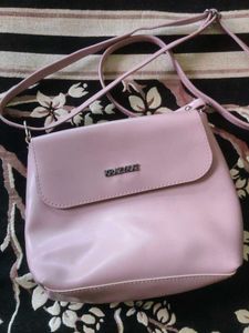 Krazenn Crossbody Bag - Stylish!