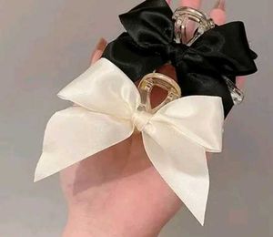 Bow Hair Claw Clips - Set of 2