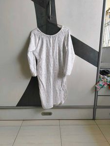 WHITE MID LENGTH KURTI
