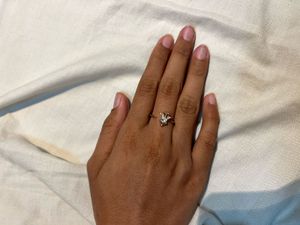Elegant Women's Ring