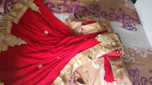 Beautiful Pure crepe Red Colour saree with  Golden