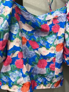 New Branded Crop Top Puff Sleeves Large Size