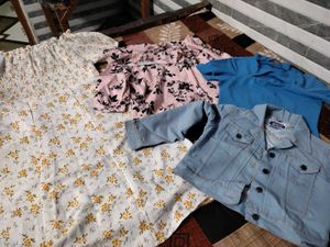 Combo Of 4 Tops Tunics Bust 30/32 No Coin