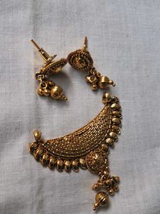 Gold-toned Earrings &amp; pendant set