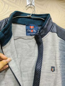 Sleeveless Zip-Up Jacket