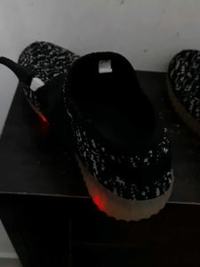 Black LIGHT SHOES