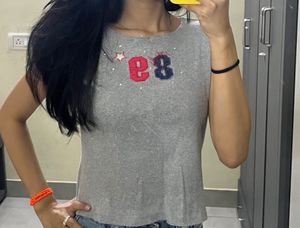 SALE ‼️Y2K T-shirt