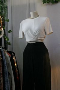 H&amp;M Chic White Crop Top